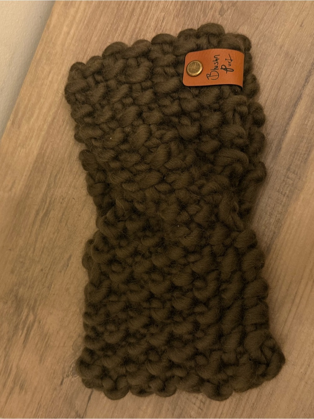 Blushnpurl olive Chunky Knit headband made with Peruvian wool handknit